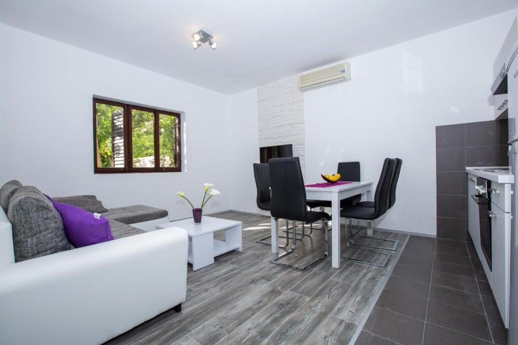 Apartments Villa Roza Мокошиця Екстер'єр фото